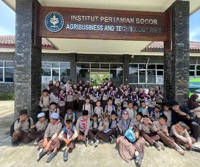 KUNJUNGAN EDUKATIF SISWA SDIT BCM KE AGRIBUSINESS TECHOLOGY PARK (ATP) INSTITUT PERTANIAN BOGOR (IPB) Image